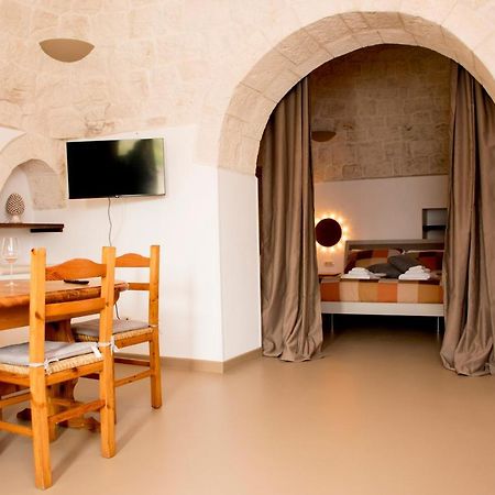 לוקורוטונדו Pavi Trulli E Suites מראה חיצוני תמונה