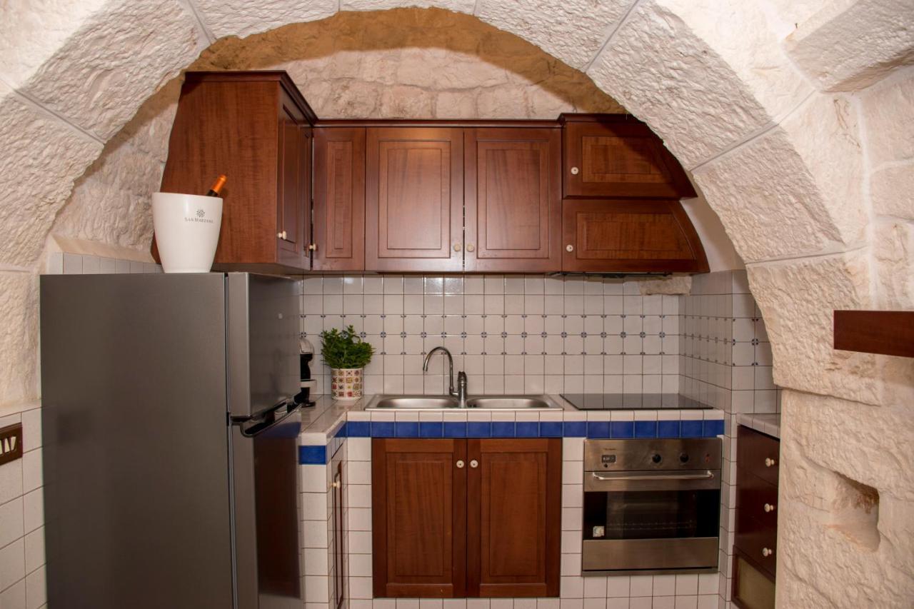 לוקורוטונדו Pavi Trulli E Suites מראה חיצוני תמונה