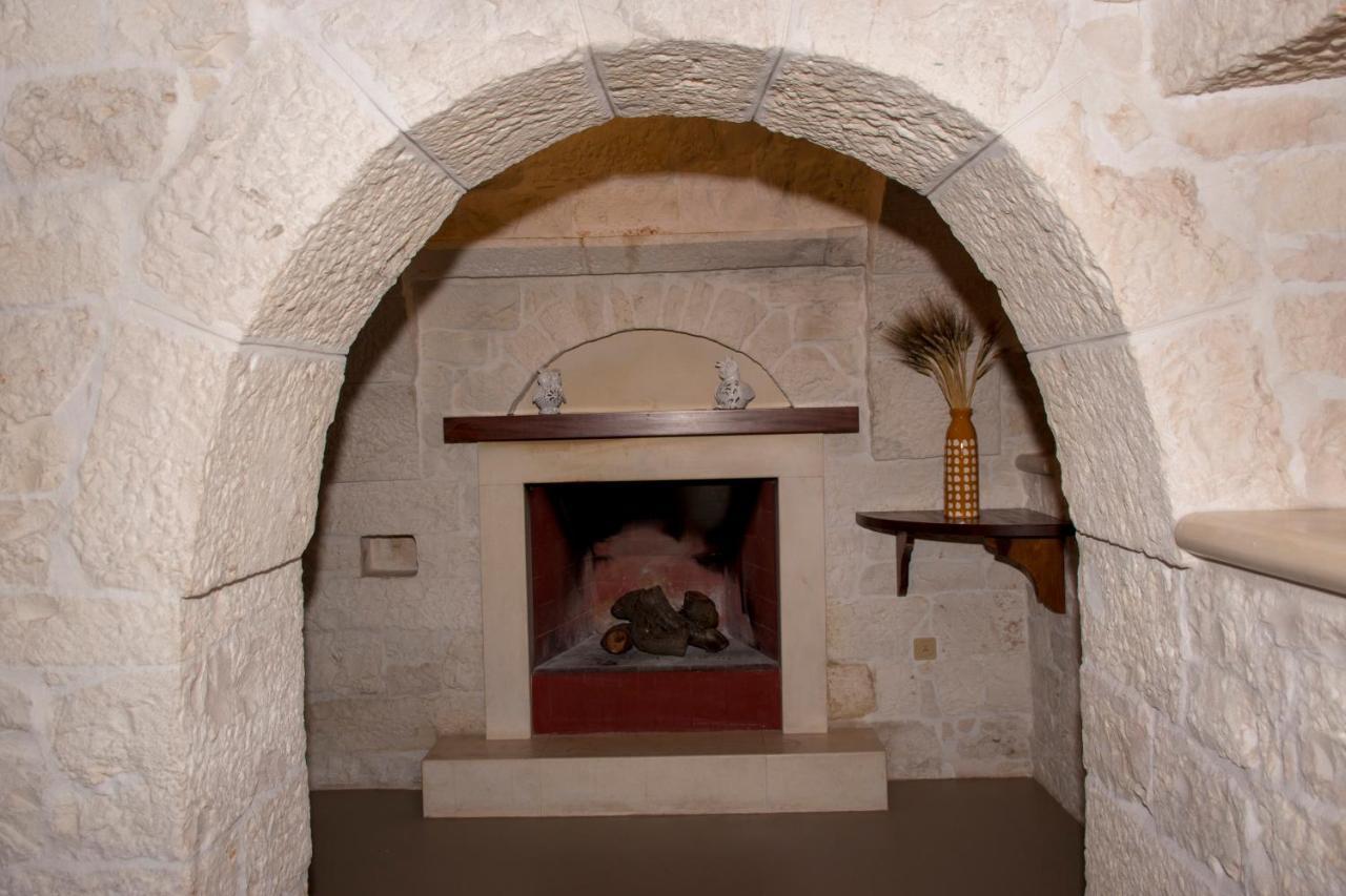לוקורוטונדו Pavi Trulli E Suites מראה חיצוני תמונה