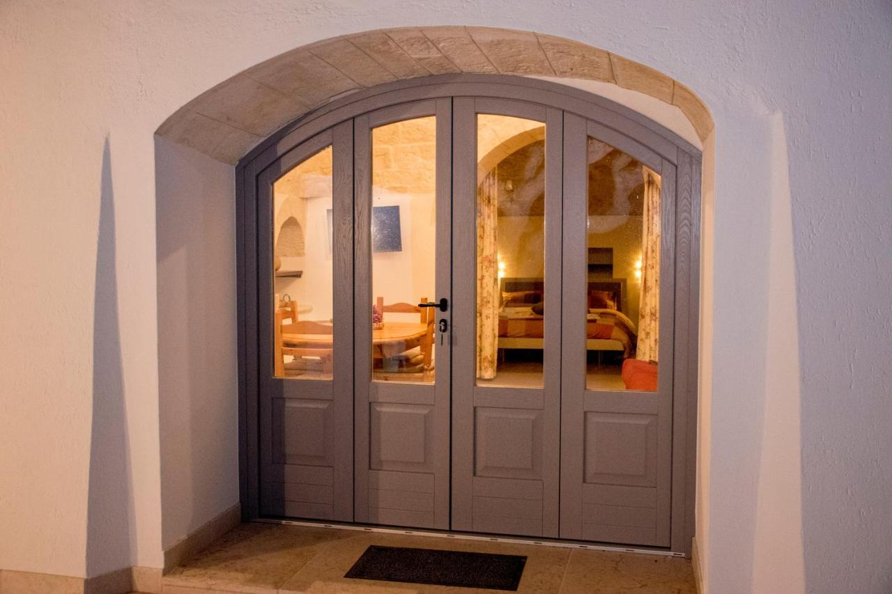 לוקורוטונדו Pavi Trulli E Suites מראה חיצוני תמונה