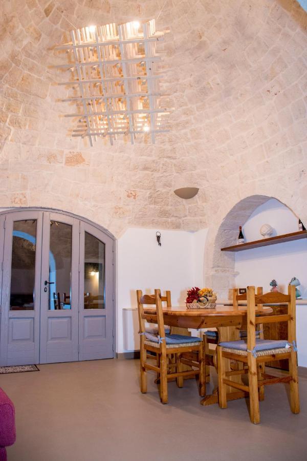 לוקורוטונדו Pavi Trulli E Suites מראה חיצוני תמונה