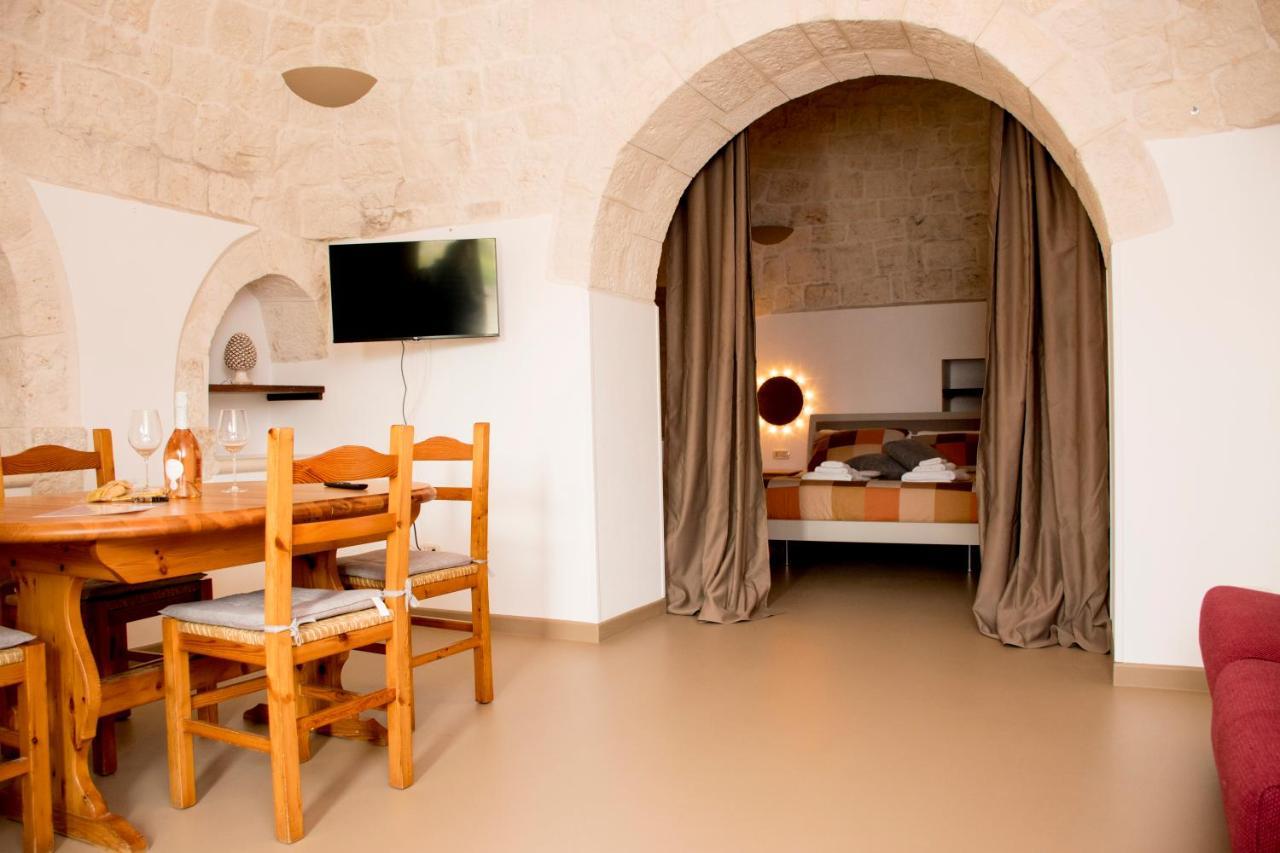 לוקורוטונדו Pavi Trulli E Suites מראה חיצוני תמונה